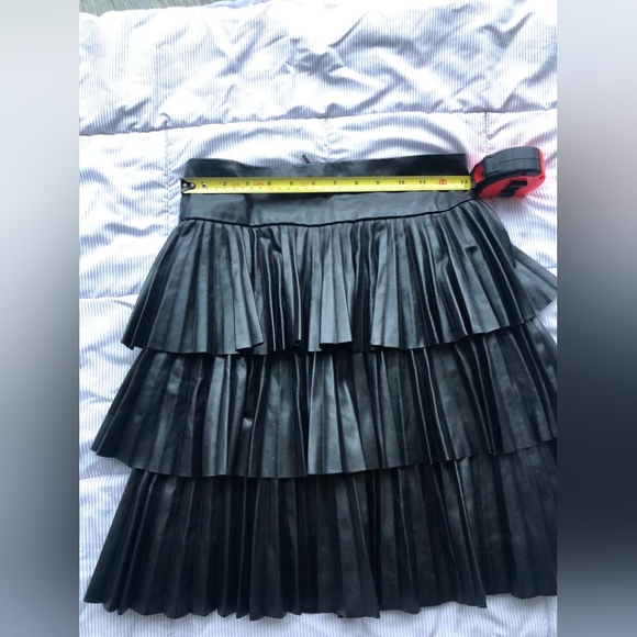 Marciano leather substitute skirt. - Picture 9 of 13